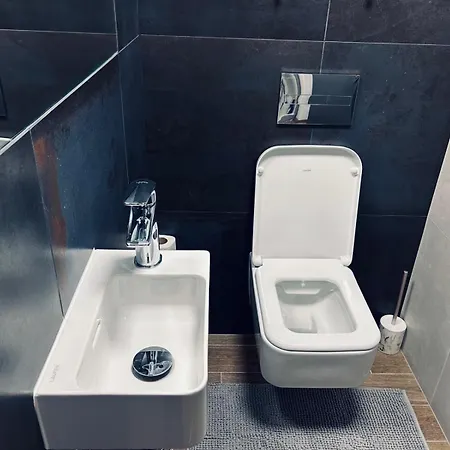 Euroveagreyluxury Apartmán