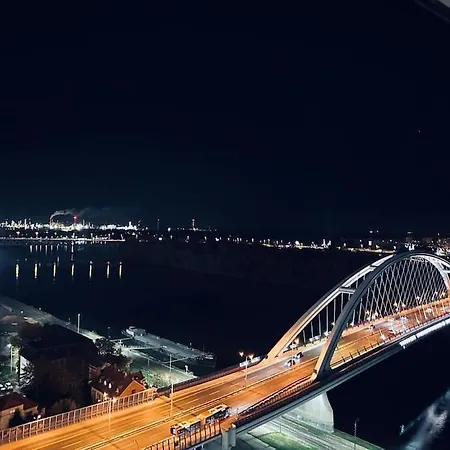 Euroveagreyluxury Apartmán